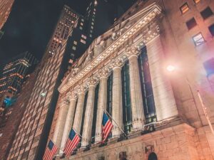 Acciones Bancarias Alcanzan Máximos Históricos por Esperanzas en Acuerdo EE.UU.-Irán y Optimismo en OPIs
