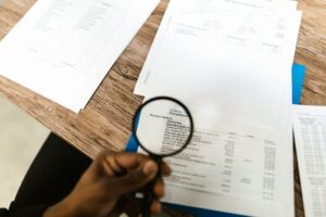 PwC enfrenta investigación del regulador contable por auditoría a WHSmith