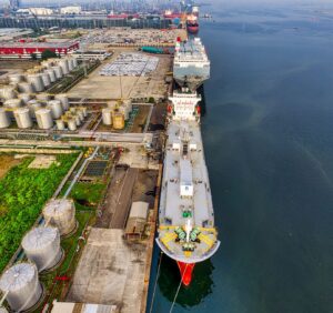 Japón planea evitar el Estrecho de Ormuz para el 100% de su suministro de petróleo en julio