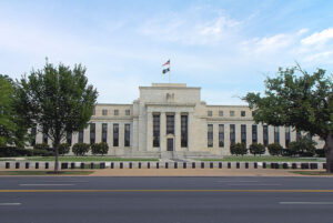 Posicionamiento de operadores de bonos indica que aumentos de tasas de la Fed se acercan rápidamente