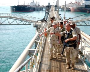 El jefe del petróleo de Kuwait busca alternativas a los oleoductos para evitar el estrecho de Ormuz