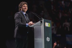 Milei propone a Argentina como refugio para una IA sin regulaciones y plantea crear corporaciones robotizadas