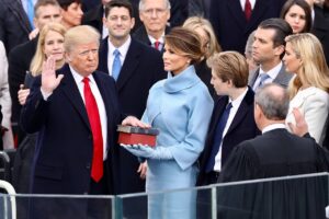 Trump anuncia nuevas ofensivas contra Irán y advierte de ataques contundentes
